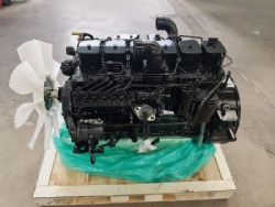 Motor Cummins 6BT con 210 hp